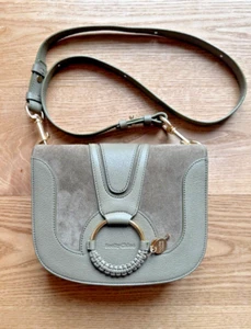 Neuwertige SEE BY CHLOÉ Hanna Crossbody Damenhandtasche, Farbe Warm Taupe - Bild 1 von 11