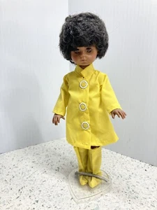 Vintage Vogue Ginny Puppe Afroamerikaner gelber Regenmantel Original! 1977 - Bild 1 von 8