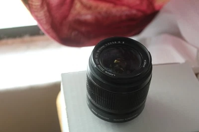 Canon EF-S 18-55mm 1:3.5-5.6 IS II Zoom Lens - Fully WORKING - Image 1 of 4