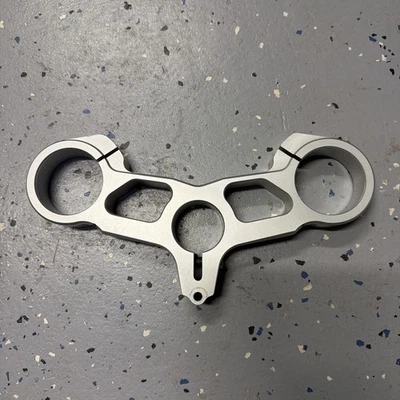 Cabezal de dirección puente superior triple árbol genuino DUCATI 749/999 34110351A Foto 1 de 4