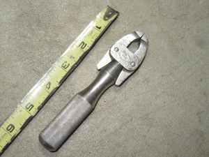 Vintage Schraubstock Lowell Schraubenschlüssel Co Werkzeug Maschinist Juwelier Büchsenmacher selten - Bild 1 von 18