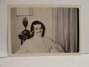 FOTOGRAFÍA ENCONTRADA DE COLECCIÓN ARTE EN COLOR FOTO ANTIGUA 1969 GUAPO SEXY HOMBRE JUDÍO AÑOS 60 - Imagen 1 de 4