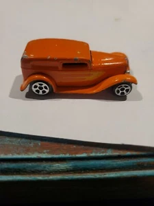 MAISTO 1932 FORD Orange 1/64 - Picture 1 of 5