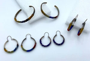 Konvolut Schmuckset Faden & Silberdraht umwickelt 3 Ohrringe & 2 Armband bunt - Bild 1 von 18