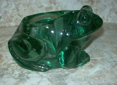 Candelabro votivo de rana de vidrio verde Indiana Glass, 4,25 pulgadas de largo Foto 1 de 4