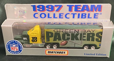 Green Bay Packers Die Cast 1997 Matchbox Team Tractor Trailer 1:80 w/box - Image 1 of 4