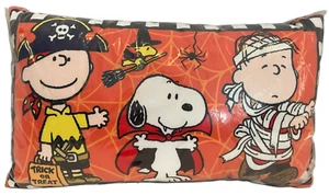 Nueva en paquete almohada decorativa de Halloween Peanuts Snoopy Woodstock Linus - en muy buena calidad - Imagen 1 de 2