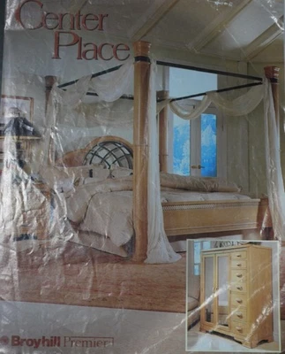 Broyhill bedroom furniture set used - Image 1 of 4