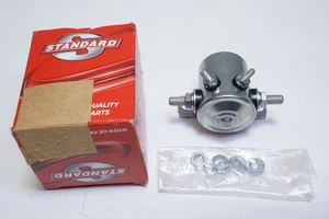 Nuevo interruptor solenoide de arranque Standard Motor Products SS584 se envía GRATIS - Imagen 1 de 3