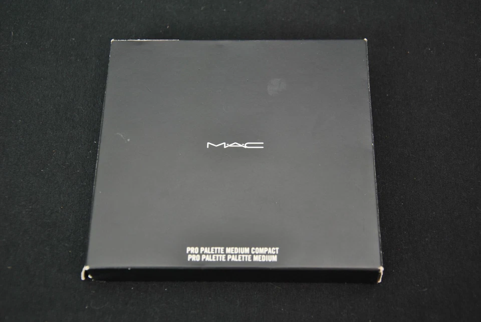 NIB MAC Palette Medium Compact Mirror 11125SS - Image 1 of 3