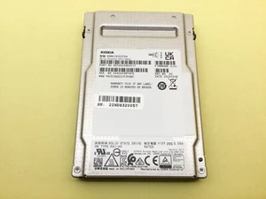 Kioxia 3,84 To SAS 12 Gbit/s 2,5 pouces SSD d'entreprise KRM61RUG3T84 - Photo 1/4