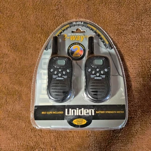 Radios walkie talkies bidireccionales Uniden 2 millas de alcance modelo: TR620-2, juego de 2 - Imagen 1 de 3