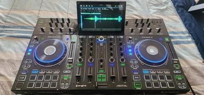 Controlador independiente de cuatro cubiertas Denon Prime 4  Foto 1 de 4