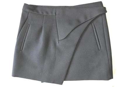 Minifalda envolvente de lana negra Wardrobe NYC Foto 1 de 4