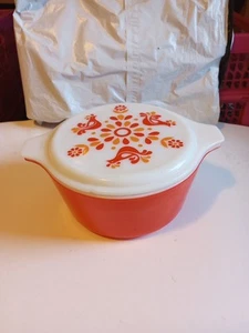 PYREX Friendship 1 1/2 qt casserole dish RED with lid - Picture 1 of 8