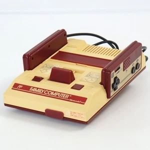 Consola Nintendo Famicom -Solo sistema- Probada HVC-001 HC3984685 - Imagen 1 de 10
