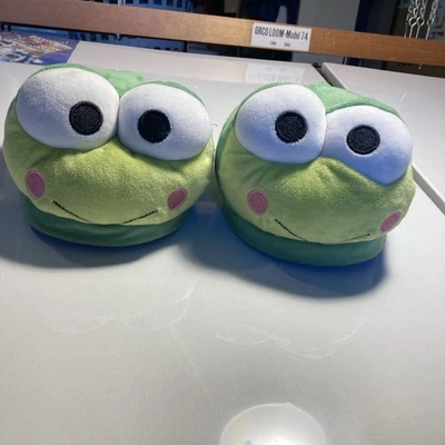 Zapatillas Keroppi Frog Forever 21 Sanrio Collab 2022 Hello Kitty and Friends Foto 1 de 4