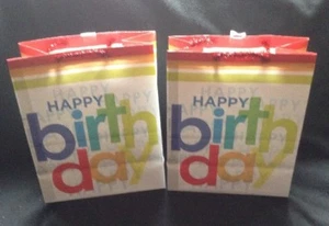 Happy Birthday bunte Geschenktüten mit Griffen Punze 13' x 10 1/4" Menge 2  - Bild 1 von 9