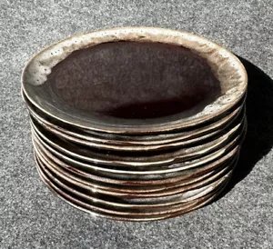 Set vintage di 11 piatti da dessert 6" argilla rossa argilla marrone a goccia ~ MIGLIORE DI SEMPRE Giappone - Foto 1 di 19