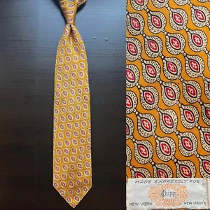 Chipp Mustard Yellow Paisley Tie VTG EUC Ivy Trad Prep 1960s 1970s Psychedelic - Picture 1 of 4