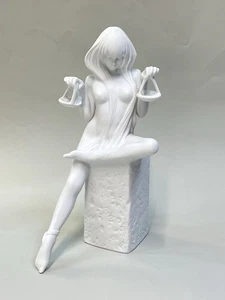 Porzellanfigur Royal Copenhagen Waage Sternzeichen Libra Christel Zodiac H: 27cm - Picture 1 of 8