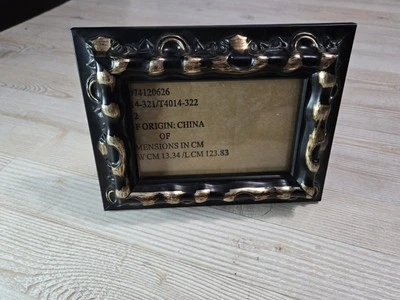 Marco de fotos 4x6 negro y dorado ornamentado Foto 1 de 3