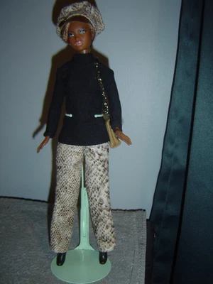 ÚNICO Juego de pantalones hechos a mano para Barbie Mod y muñecas de tamaño similar - L@@K Foto 1 de 2