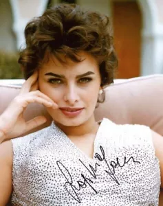 SOPHIA LOREN SIGNED HANDSIGNIERT 8x10 FOTO ITALIENISCHES SEXSYMBOL IKONE BECKETT BAS - Bild 1 von 2