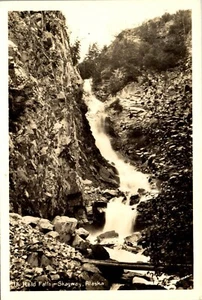 Cartolina fotografica vintage RPPC Reid Falls cascata Skagway Alaska AK c1940 - Foto 1 di 3
