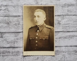 Foto Soldat 2. WK Wehrmacht Uniform Mann Abzeichen Militär Photographie Krieg - Picture 1 of 2