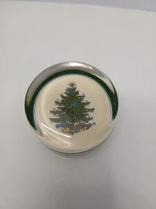 VINTAGE ROUND GLASS PAPERWEIGHT CHRISTMAS TREE PRESENTS - Picture 1 of 5