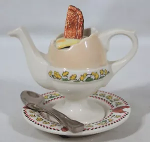 RARA TAZZA PER UOVA, PIATTINO E CUCCHIAIO VINTAGE PAUL CARDEW ALTA 5" NUOVA CON ETICHETTE - Foto 1 di 9