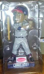 Clevelands (Indianer) Guardians Larry Doby SGA Bobblehead 7.5.25 *OHNE BOX** - Bild 1 von 2