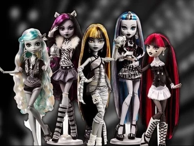 Monster High 2022 Reel Drama Dolls Set Of 5 - Image 1 of 4