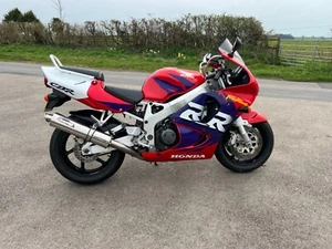 Honda Cbr900 900 Fireblade 1998 low mileage - Picture 1 of 11