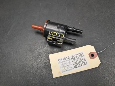 Válvula de purga de bote de vapor de combustible 2019 Chevrolet Equinox 12632174 2018 2020-2024 Foto 1 de 4
