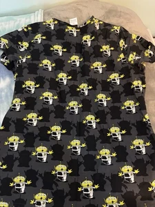 Disney Pixar Toy Story Alien Scrub Top Short Sleeve Women's Size L - Picture 1 of 3