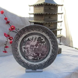 Queens MALAYSIA Speiseteller schwarz 10 Zoll rund Pagode Kranich Kirschblüten Bäume - Bild 1 von 8