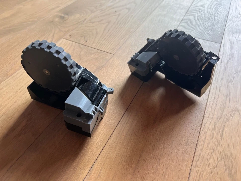 iRobot i7 Räder Links und Rechts Ersatzteil Original - Bild 1 von 1