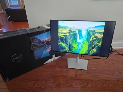 Dell UltraSharp U2722D LED Monitor - June 2022 - Excellent Condition! - Image 1 of 4