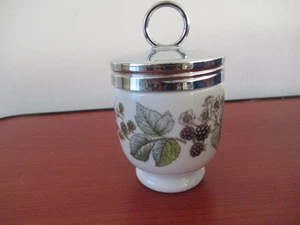 De colección Royal Worcester porcelana huevo mimador cazador furtivo bayas - Imagen 1 de 3