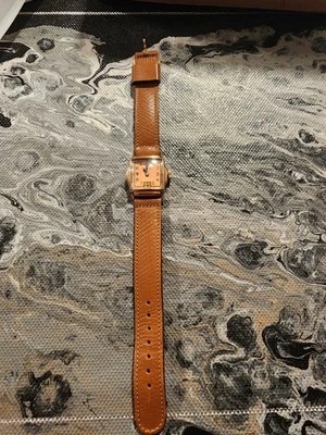 Reloj Benrus Tank Vintage Esfera Salmón 15 Joyas Funcionando 10k RGP Tono Oro Rosa Foto 1 de 4