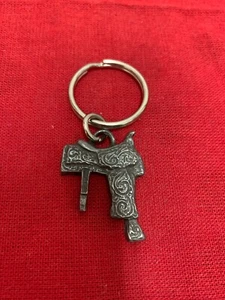 Neu Zinn Metall Schlüsselanhänger Split Ring Hoop Sattel Charm unbeschriftet 3" - Bild 1 von 4