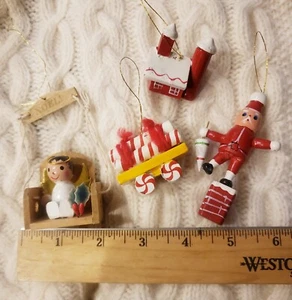 Vintage Lot Of 4 Wooden Christmas Ornaments - Picture 1 of 4