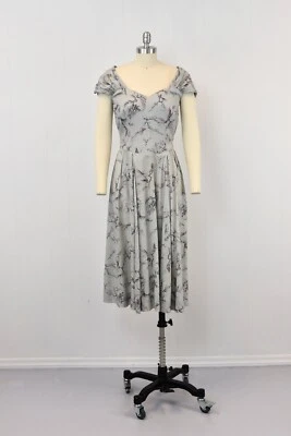 1950-х годов птица пагода новинка печати серый розовый плащ назад сделанный на заказ вырезка платье - Изображение 1 из 4