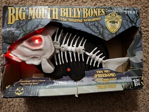 Big Mouth Billy Bones 1981 Bad To The Bone Lights Up Vintage mit Box Fisch *LESEN* - Bild 1 von 10