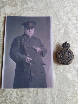 Antique Metropolitan Special Constable badge from World War 1 plus Photo - Image 1 of 4