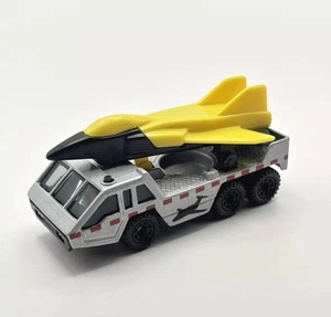 Vintage Matchbox Kampfjet gelb schwarz Flugzeug & grau Transporter Fahrzeug 1985 - Bild 1 von 7