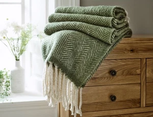 Manta estilo Chevron de lana pura verde con flecos 130 cm x 170 cm - Imagen 1 de 2
