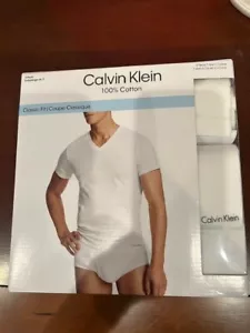 NWT CALVIN KLEIN Men's Cotton Classic Fit 3-Pack V-Neck T-Shirt White Size Large - Picture 1 of 3